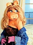 Click image for larger version

Name:	miss_piggy5.jpg
Views:	228
Size:	19.1 KB
ID:	38240