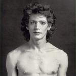 Click image for larger version

Name:	mapplethorpe_self-portrait.jpg
Views:	131
Size:	45.7 KB
ID:	75331