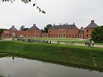 Click image for larger version

Name:	Schloss Bothmer Ehrenhof k.jpg
Views:	476
Size:	185.7 KB
ID:	141204